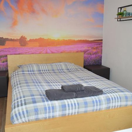 Modern And Private Studio With All Comfort! Apartman Roeselare Kültér fotó